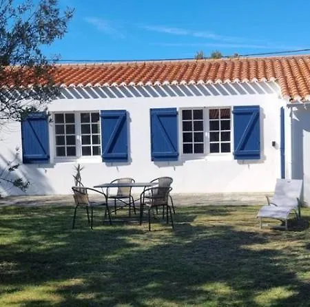 Holiday home Maison A 250m De La Au Calme Sous Les Pins